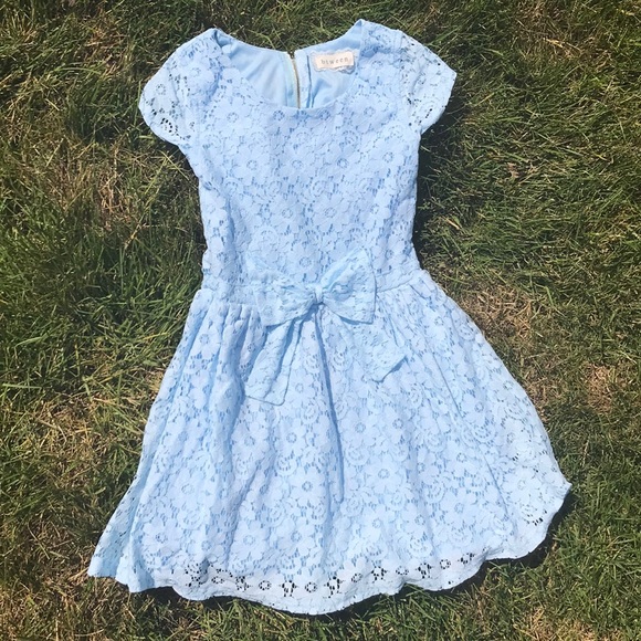 GIRLS LIGHT BLUE LACE DRESS - Picture 1 of 3